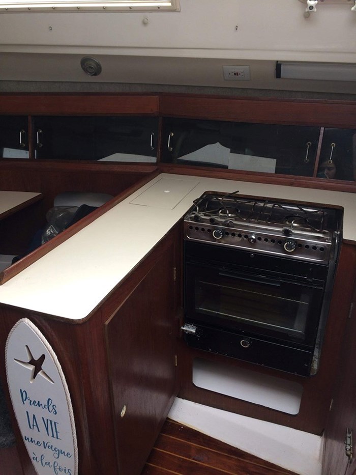1984 Hunter 31 Photo 21 sur 37