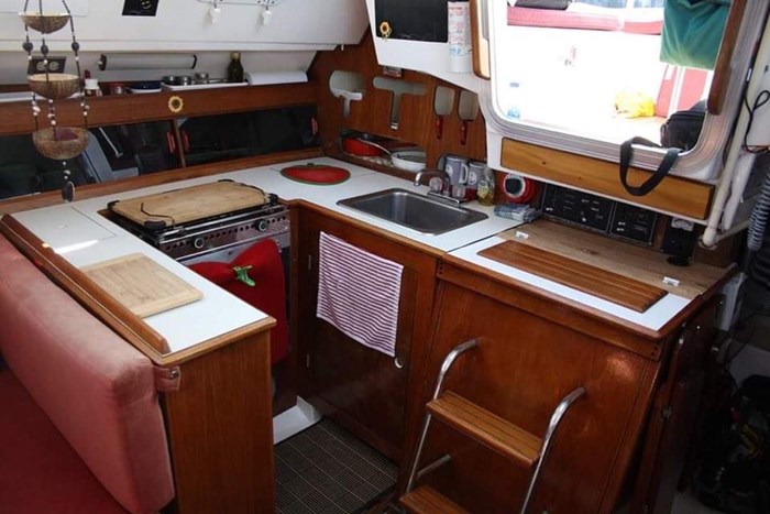 1984 Hunter 31 Photo 26 sur 37