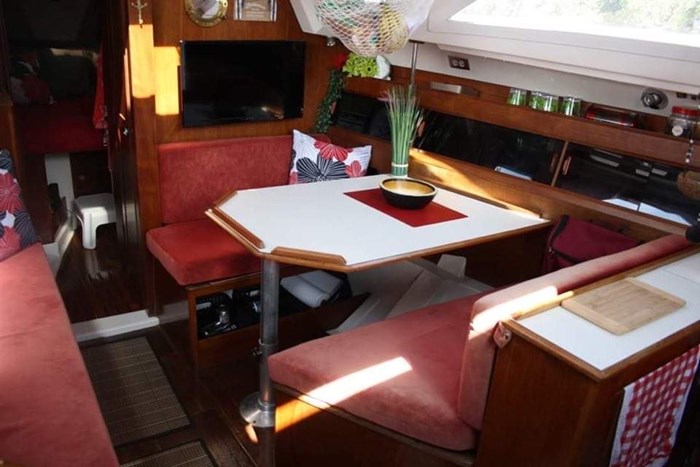 1984 Hunter 31 Photo 27 sur 37