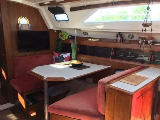 1984 Hunter 31 Photo 28 sur 37
