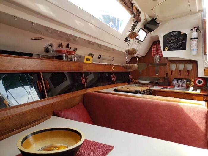 1984 Hunter 31 Photo 32 sur 37
