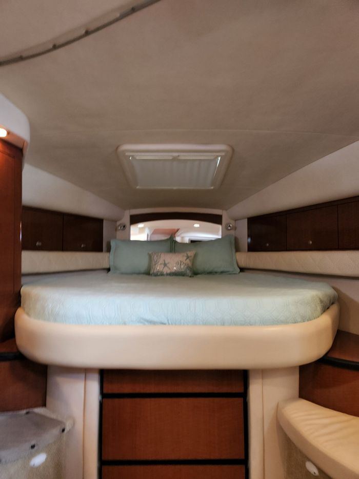 2005 Sea Ray 340 Sundancer Photo 26 of 47