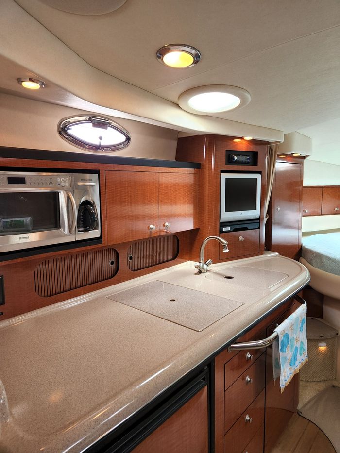 2005 Sea Ray 340 Sundancer Photo 30 of 47