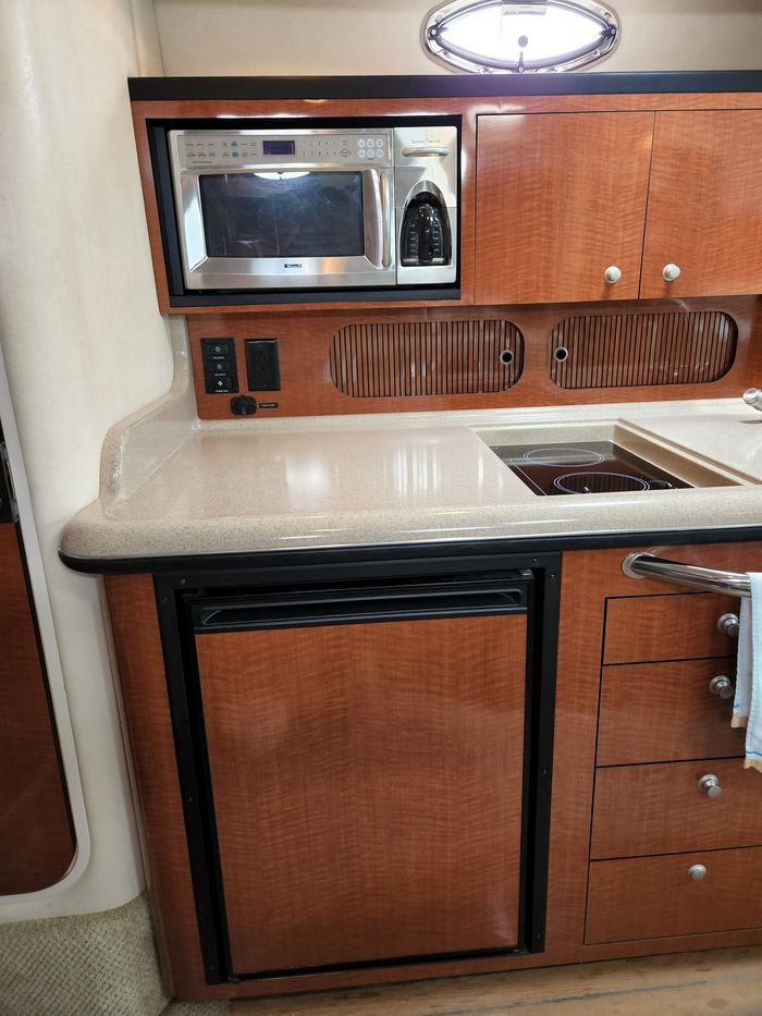 2005 Sea Ray 340 Sundancer Photo 32 of 47