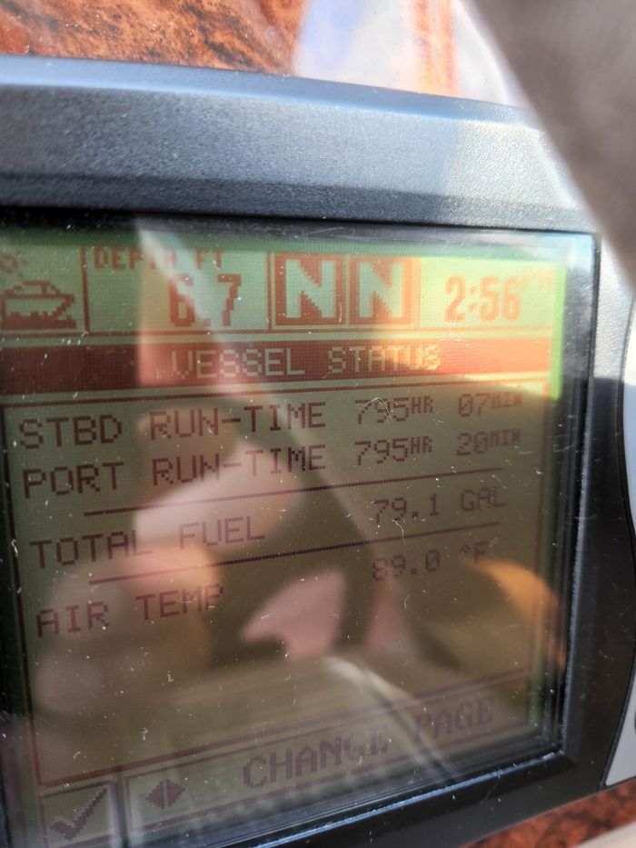 2005 Sea Ray 340 Sundancer Photo 21 of 47