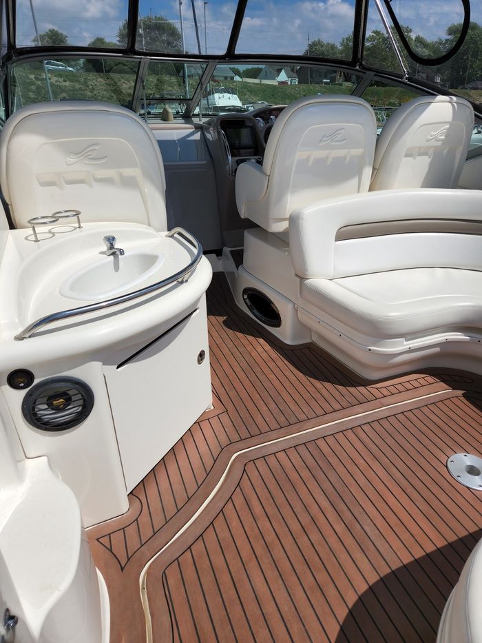 2005 Sea Ray 340 Sundancer Photo 14 of 47