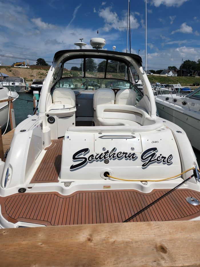 2005 Sea Ray 340 Sundancer Photo 4 of 47