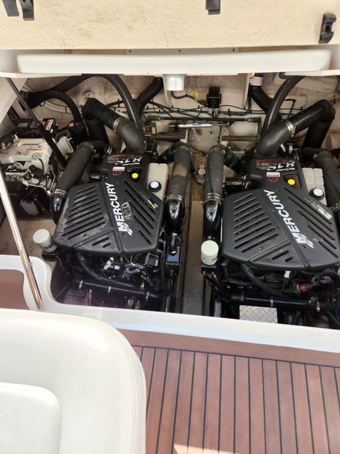 2005 Sea Ray 340 Sundancer Photo 41 of 47