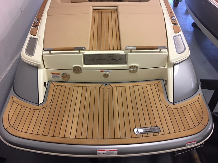 2018 Chris-Craft Corsair 27 Photo 13 of 15