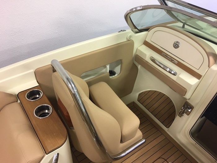 2018 Chris-Craft Corsair 27 Photo 12 of 15
