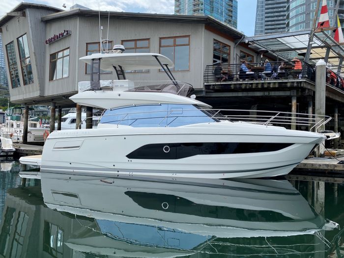 2023 Prestige 420 Fly Photo 1 sur 39