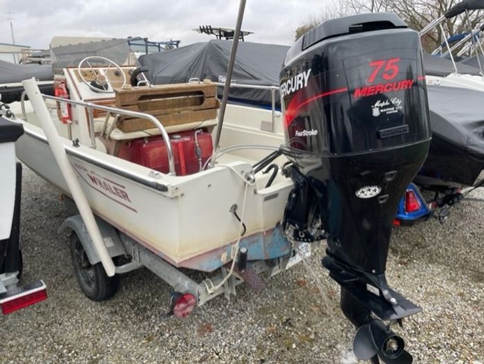 1979 Boston Whaler 17 Montauk Photo 2 of 4