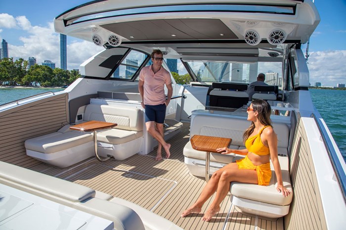 2025 Cruisers Yachts 50 GLS Photo 5 sur 21