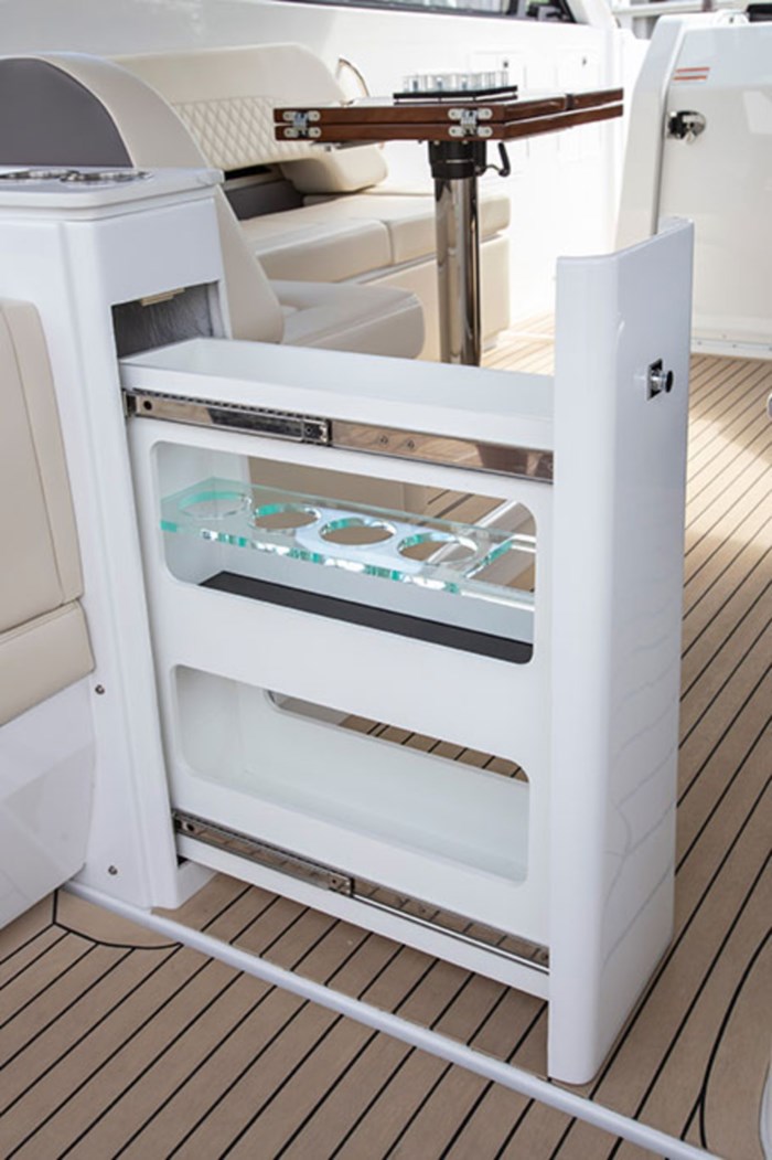 2025 Cruisers Yachts 50 GLS Photo 11 sur 21