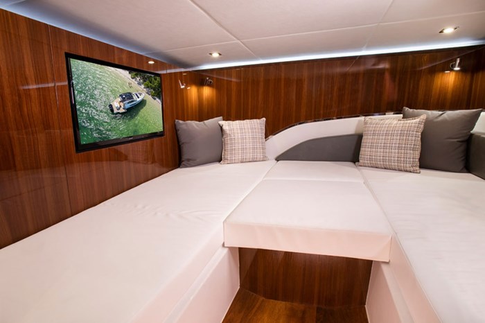2025 Cruisers Yachts 50 GLS Photo 19 sur 21
