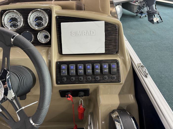 2023 Sylvan Mirage Fish 8520 Party Fish Photo 17 sur 26