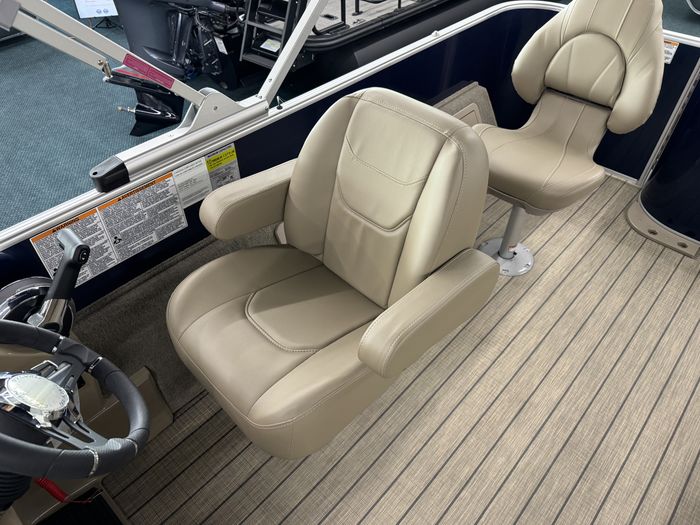 2023 Sylvan Mirage Fish 8520 Party Fish Photo 20 sur 26