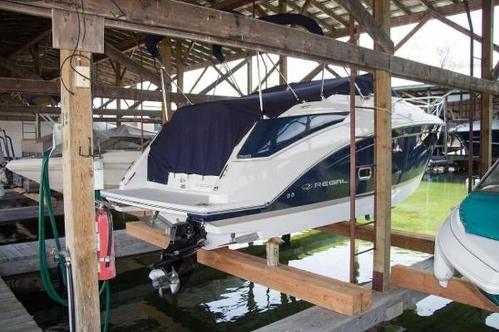 2016 Regal 260 Express Photo 7 of 52