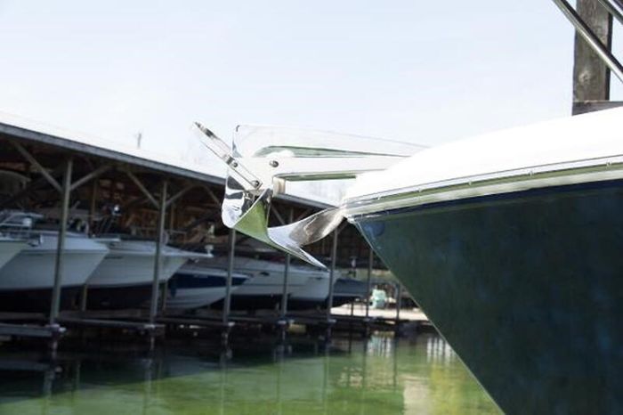 2016 Regal 260 Express Photo 6 of 52