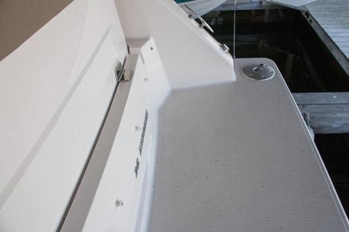 2016 Regal 260 Express Photo 11 of 52