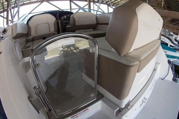 2016 Regal 260 Express Photo 20 of 52