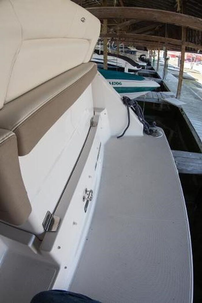 2016 Regal 260 Express Photo 12 of 52