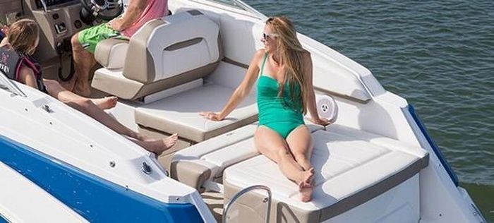 2016 Regal 260 Express Photo 31 of 52