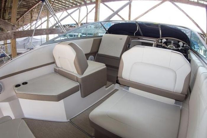 2016 Regal 260 Express Photo 28 of 52