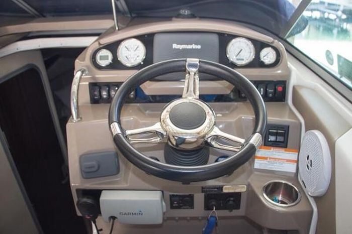 2016 Regal 260 Express Photo 17 of 52