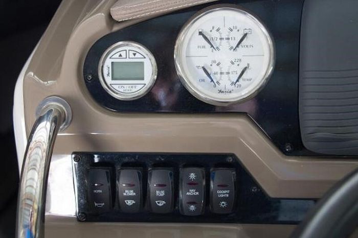 2016 Regal 260 Express Photo 15 of 52