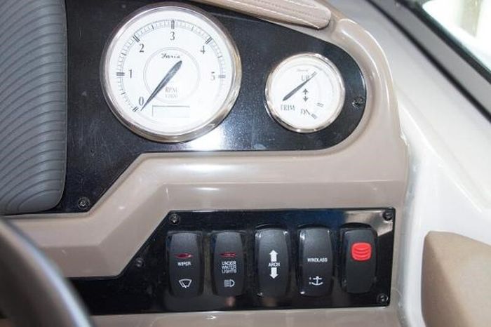 2016 Regal 260 Express Photo 16 of 52