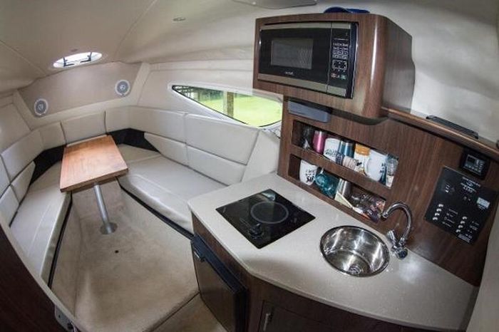 2016 Regal 260 Express Photo 37 of 52