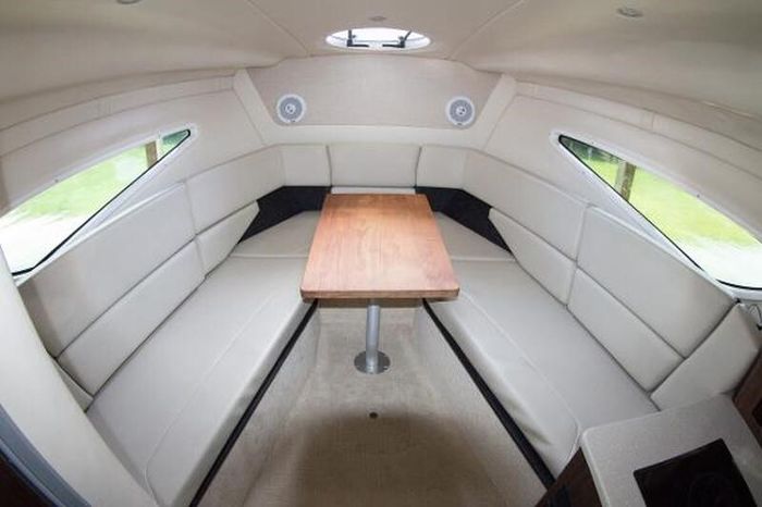 2016 Regal 260 Express Photo 45 of 52