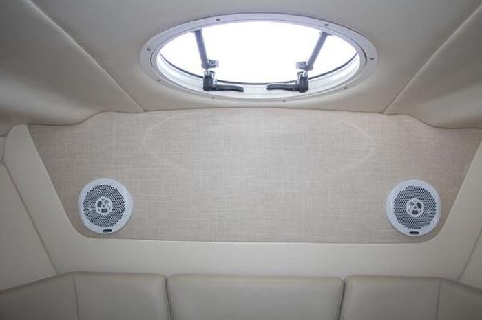 2016 Regal 260 Express Photo 43 of 52