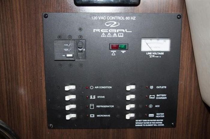 2016 Regal 260 Express Photo 35 of 52