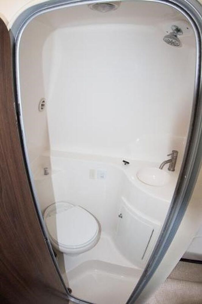 2016 Regal 260 Express Photo 48 of 52