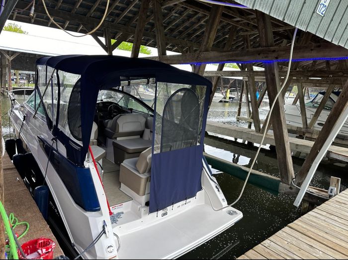 2016 Regal 260 Express Photo 5 of 52