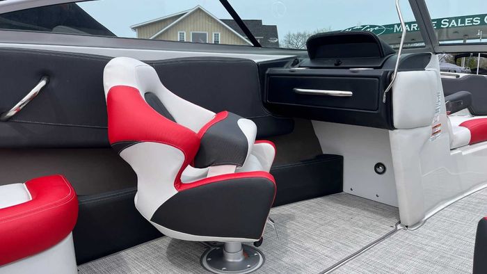 2023 Crownline 220 SS Photo 12 of 26