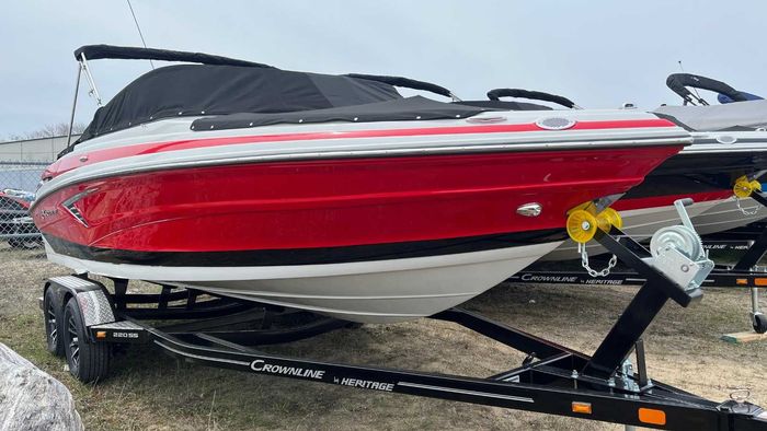 2023 Crownline 220 SS Photo 8 of 26