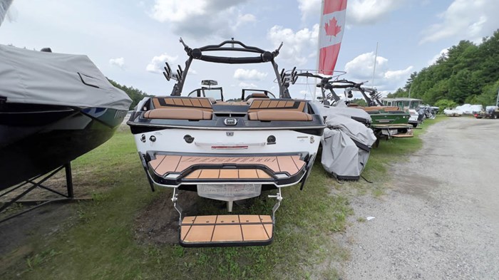 2022 Malibu 23MXZ Photo 2 sur 8