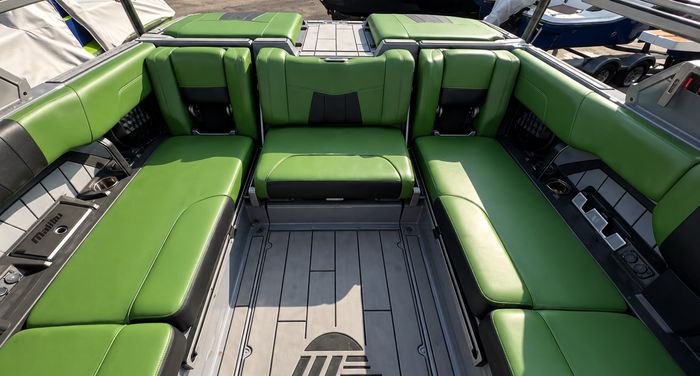 2022 Malibu 23MXZ Photo 4 of 11