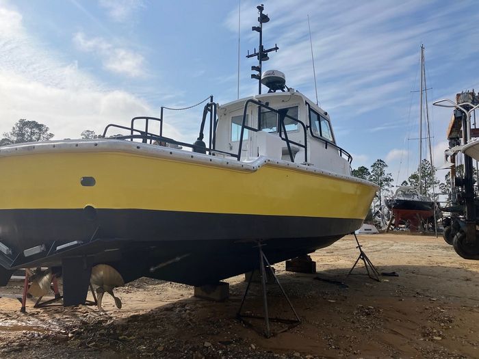 Twin Screw Aluminum UTB/Crew/Pilot/Work Boat 1979 Used Boat for Sale in