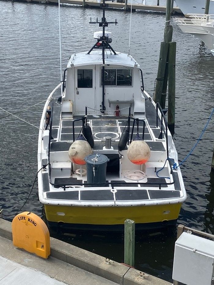 Twin Screw Aluminum UTB/Crew/Pilot/Work Boat 1979 Used Boat for Sale in