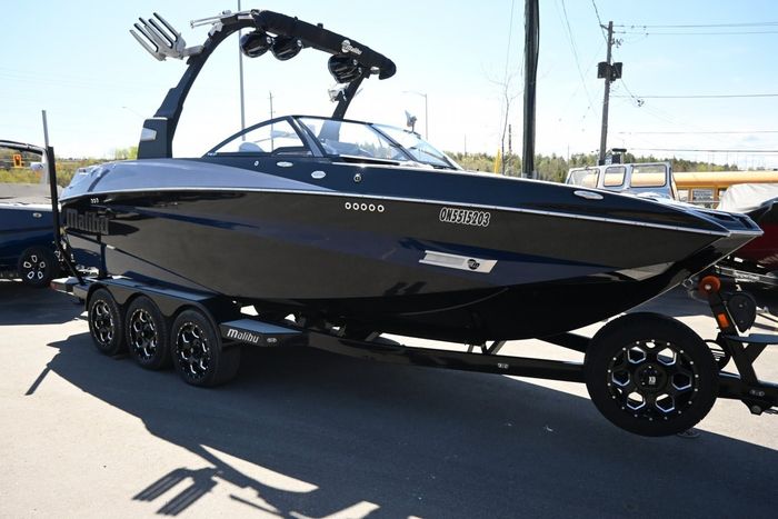 2017 Malibu M235 Photo 1 of 29