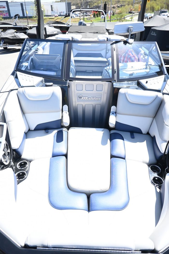 2017 Malibu M235 Photo 18 of 29