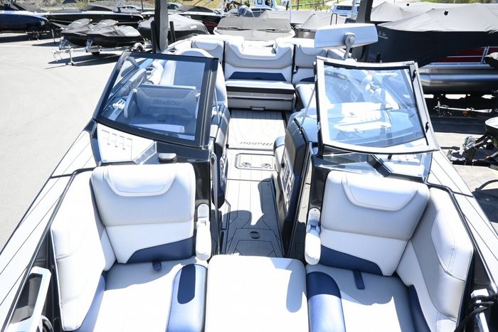 2017 Malibu M235 Photo 19 of 29
