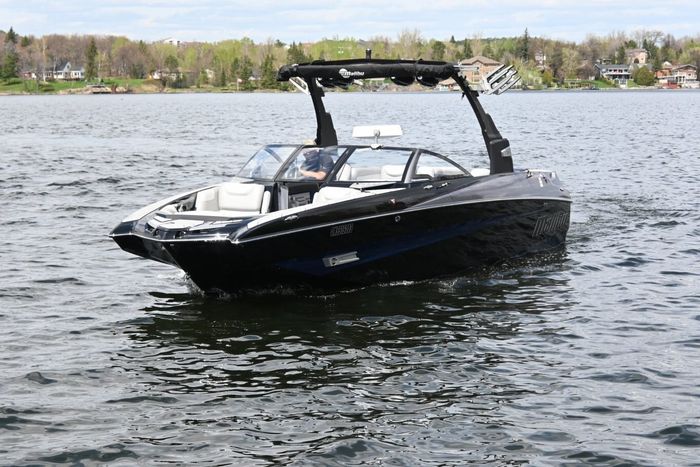 2017 Malibu M235 Photo 5 of 29