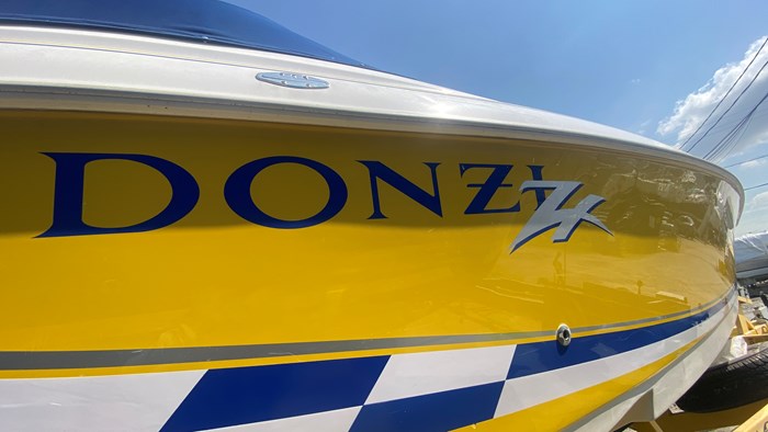 1999 Donzi ZX33 Photo 8 sur 17