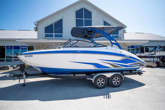 2020 Yamaha Yamaha 242X Photo 1 sur 15