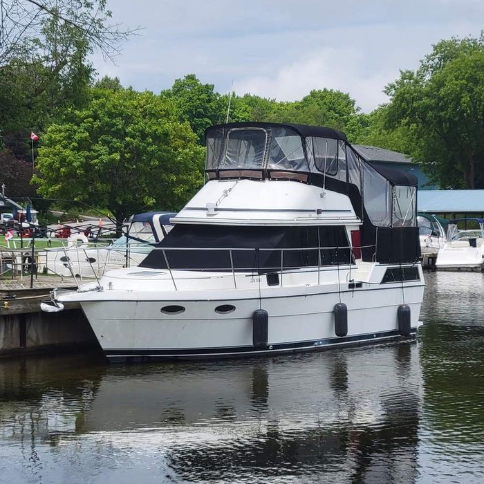 1988 Prowler 10M Photo 2 of 36